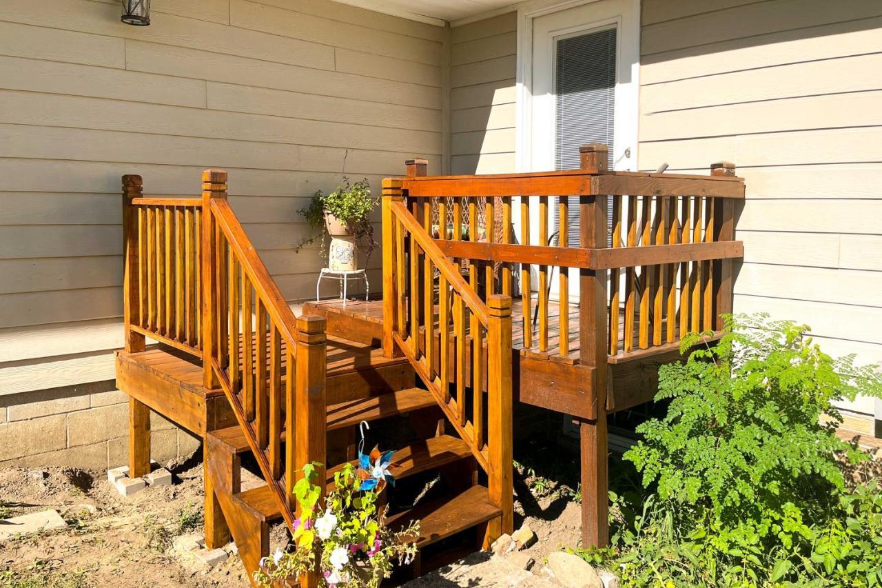 Bloomington Family Home - Private Deck And Yard ภายนอก รูปภาพ